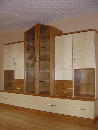 Truhen und Schränke